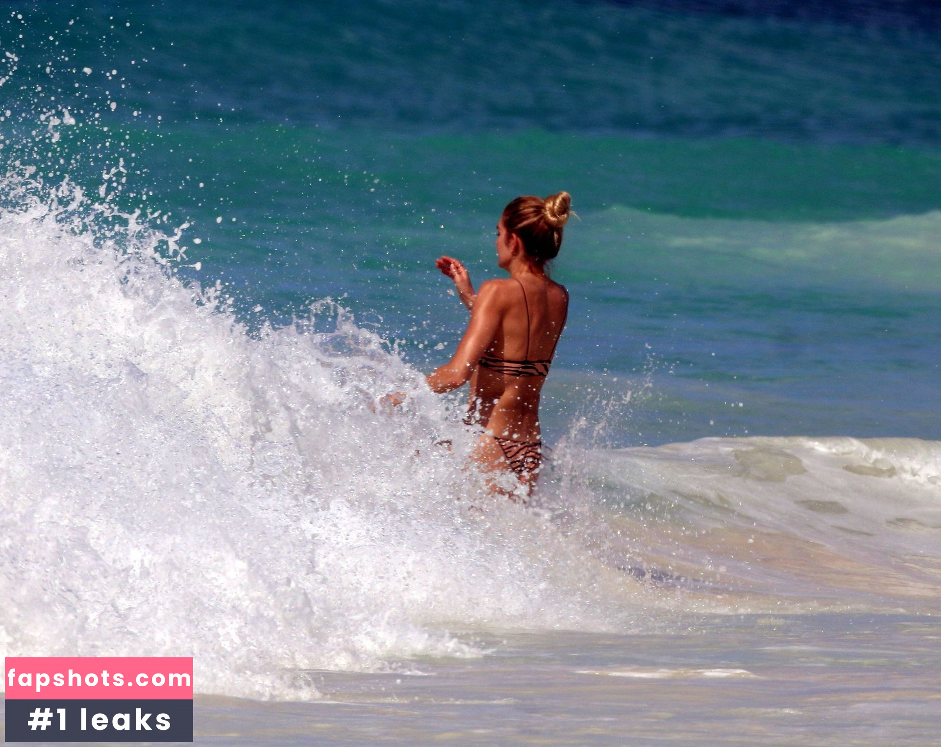 Shayna Terese Taylor gallery photo #37