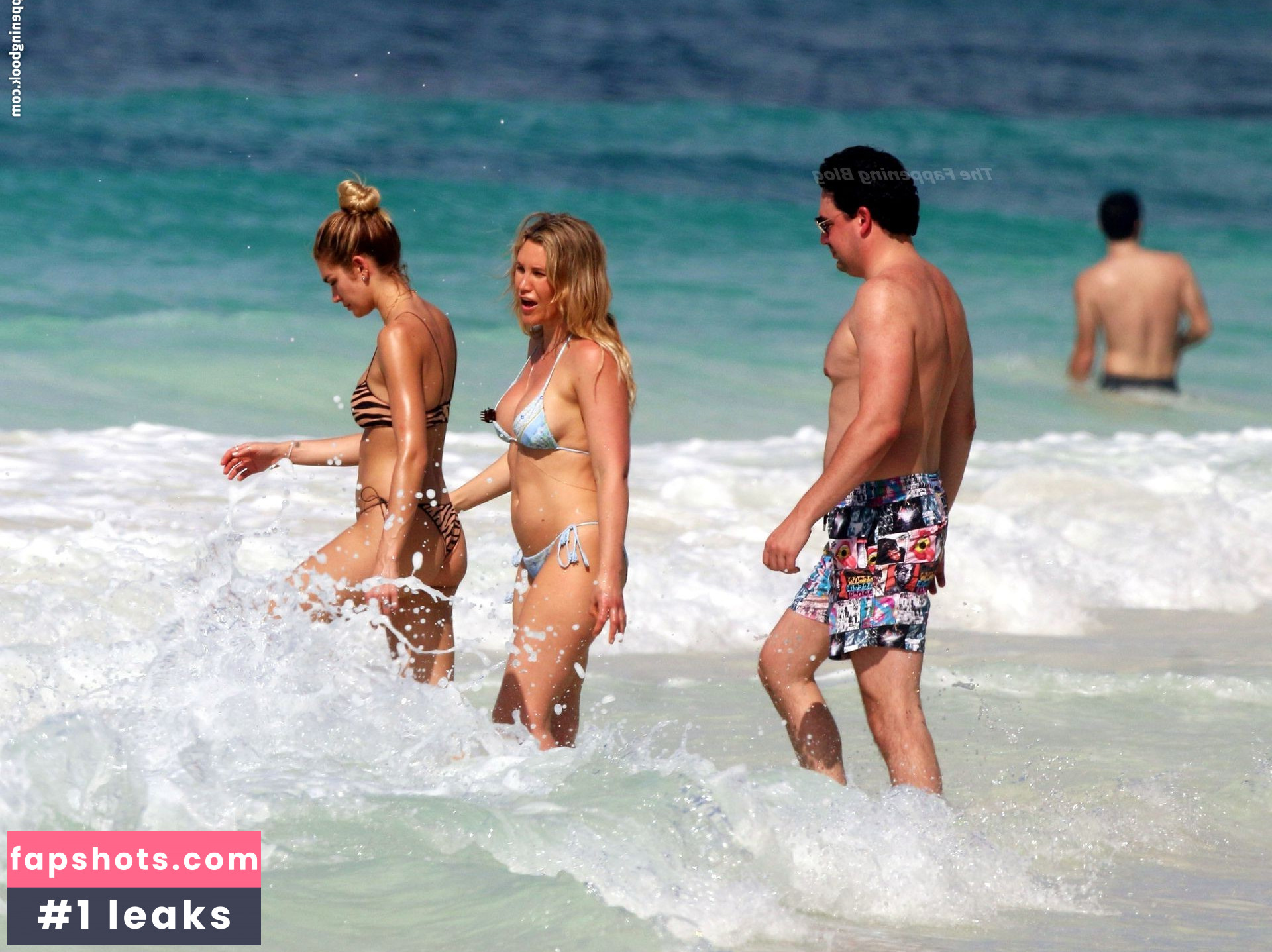 Shayna Terese Taylor gallery photo #45