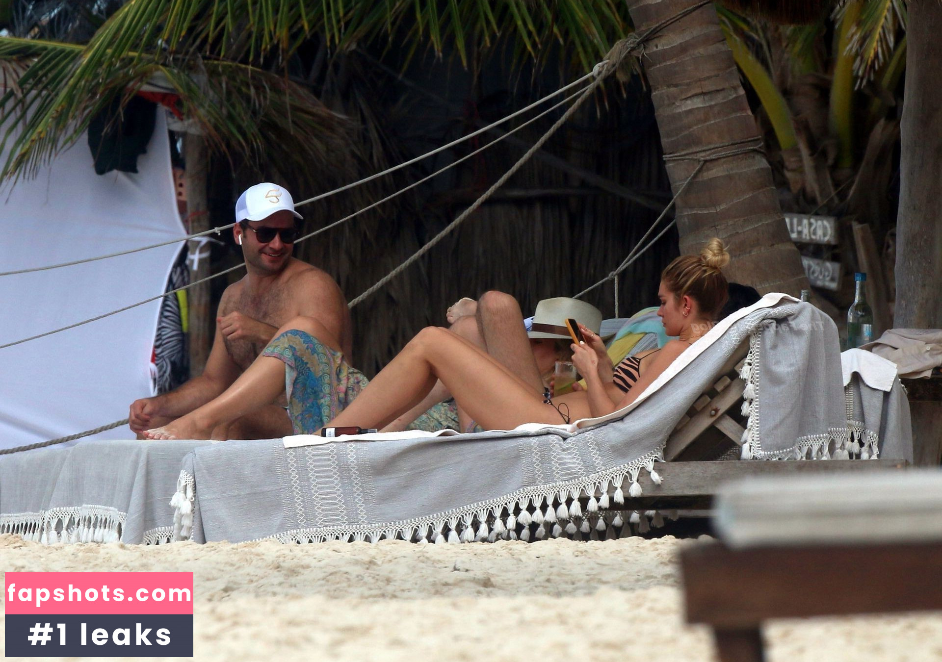 Shayna Terese Taylor gallery photo #50