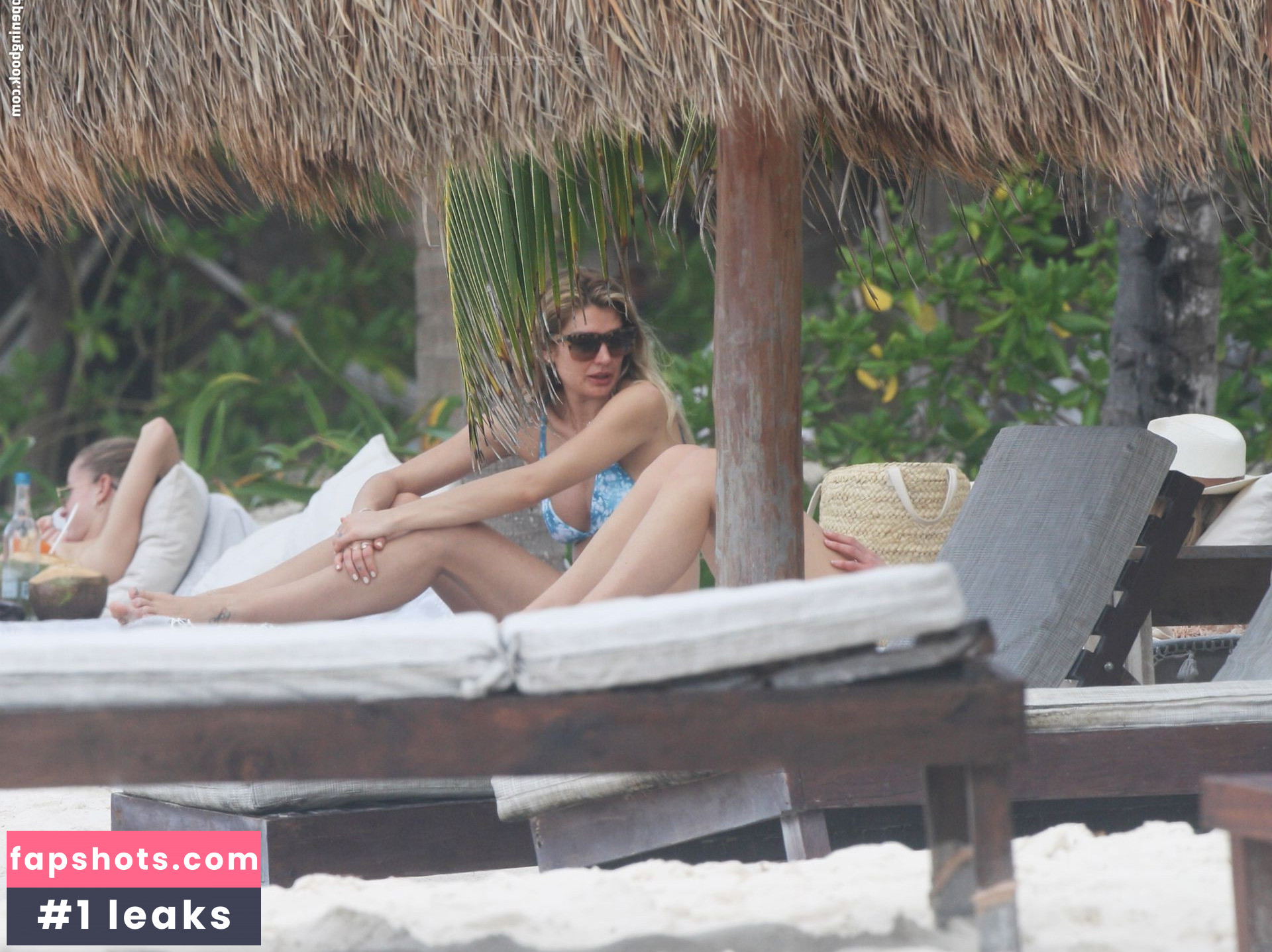 Shayna Terese Taylor gallery photo #84