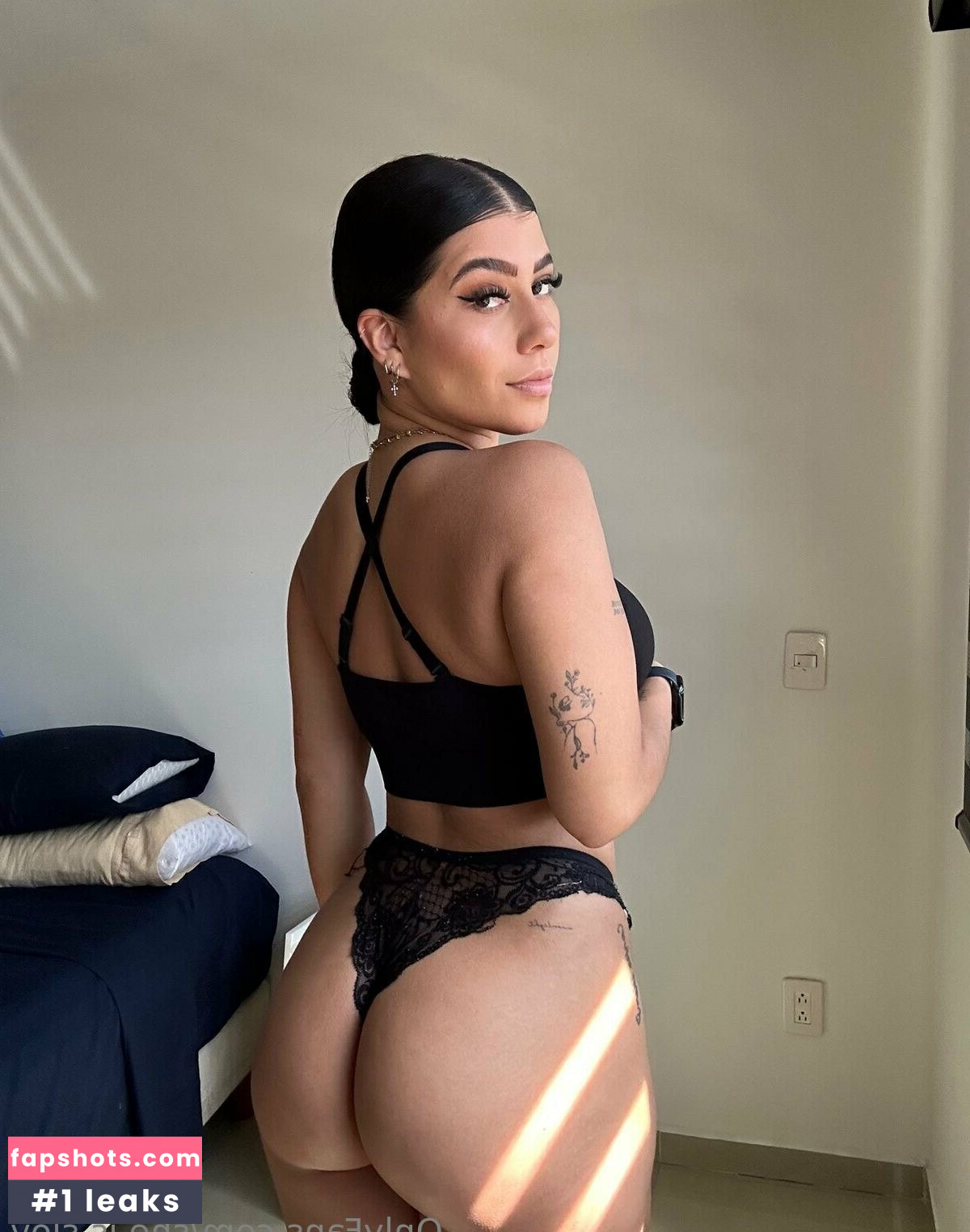 she.is.slov gallery photo #5