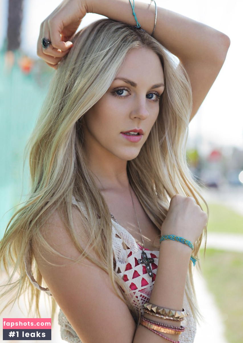 Shea Marie gallery photo #3