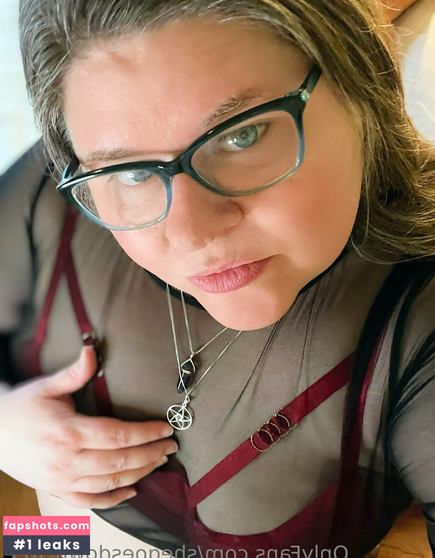 shegoesdown_free gallery photo #21