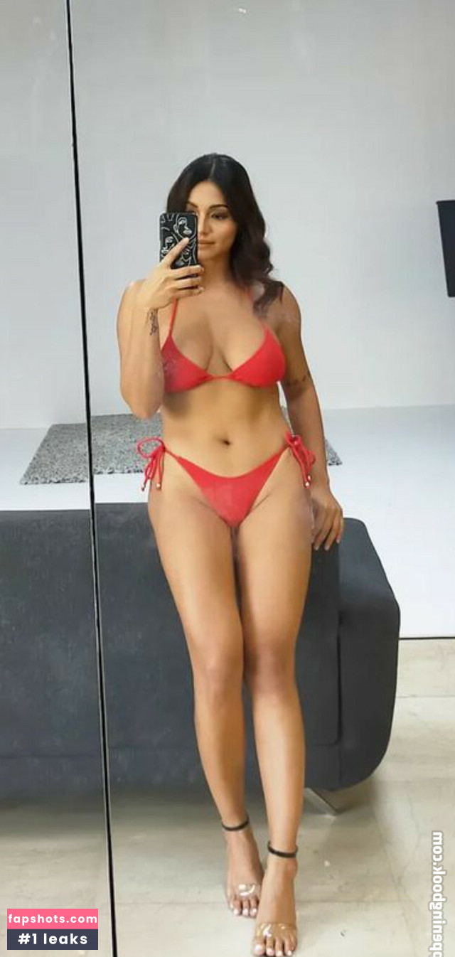 Sheila Snow gallery photo #47