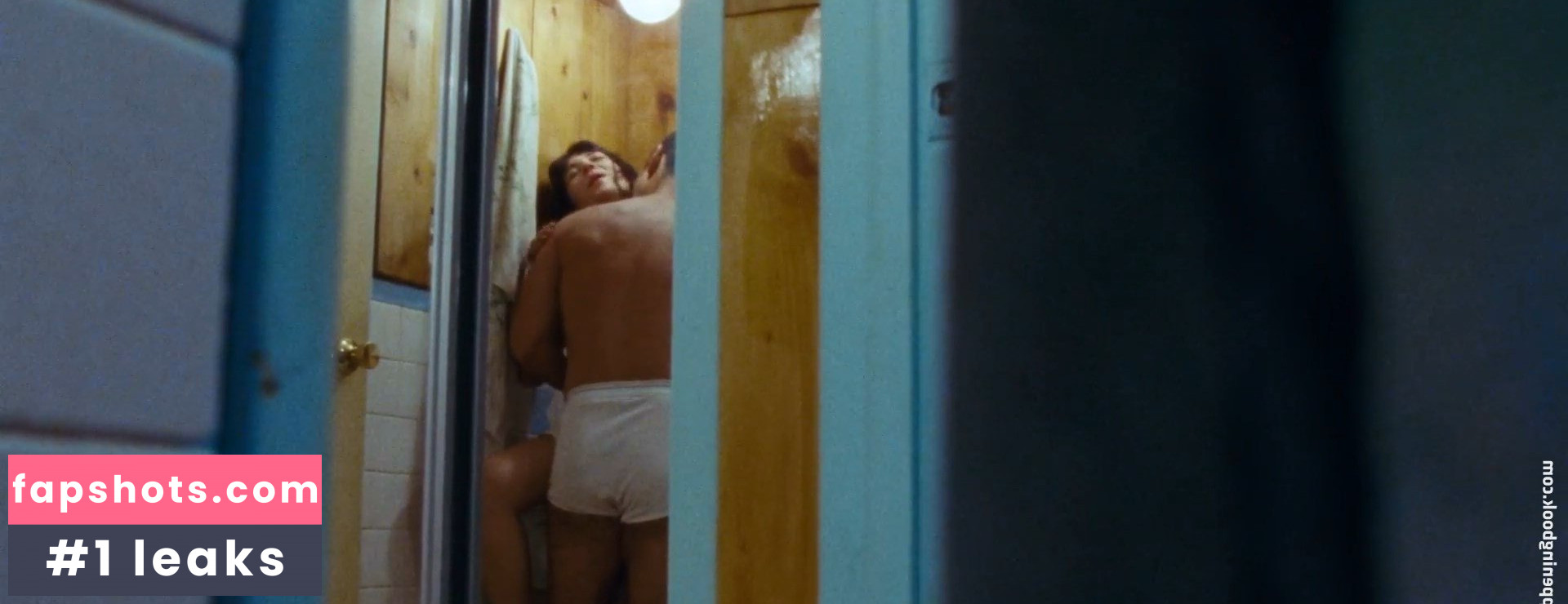 Sheila Vand gallery photo #2