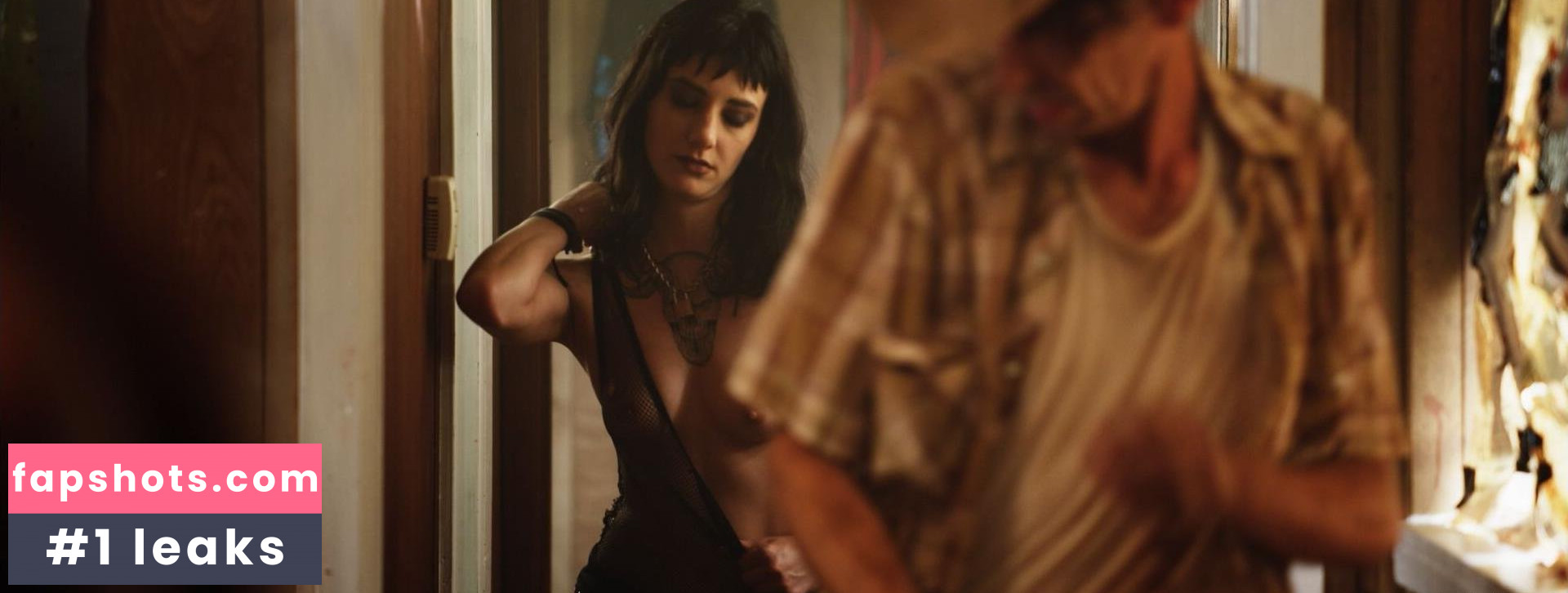 Sheila Vand gallery photo #13