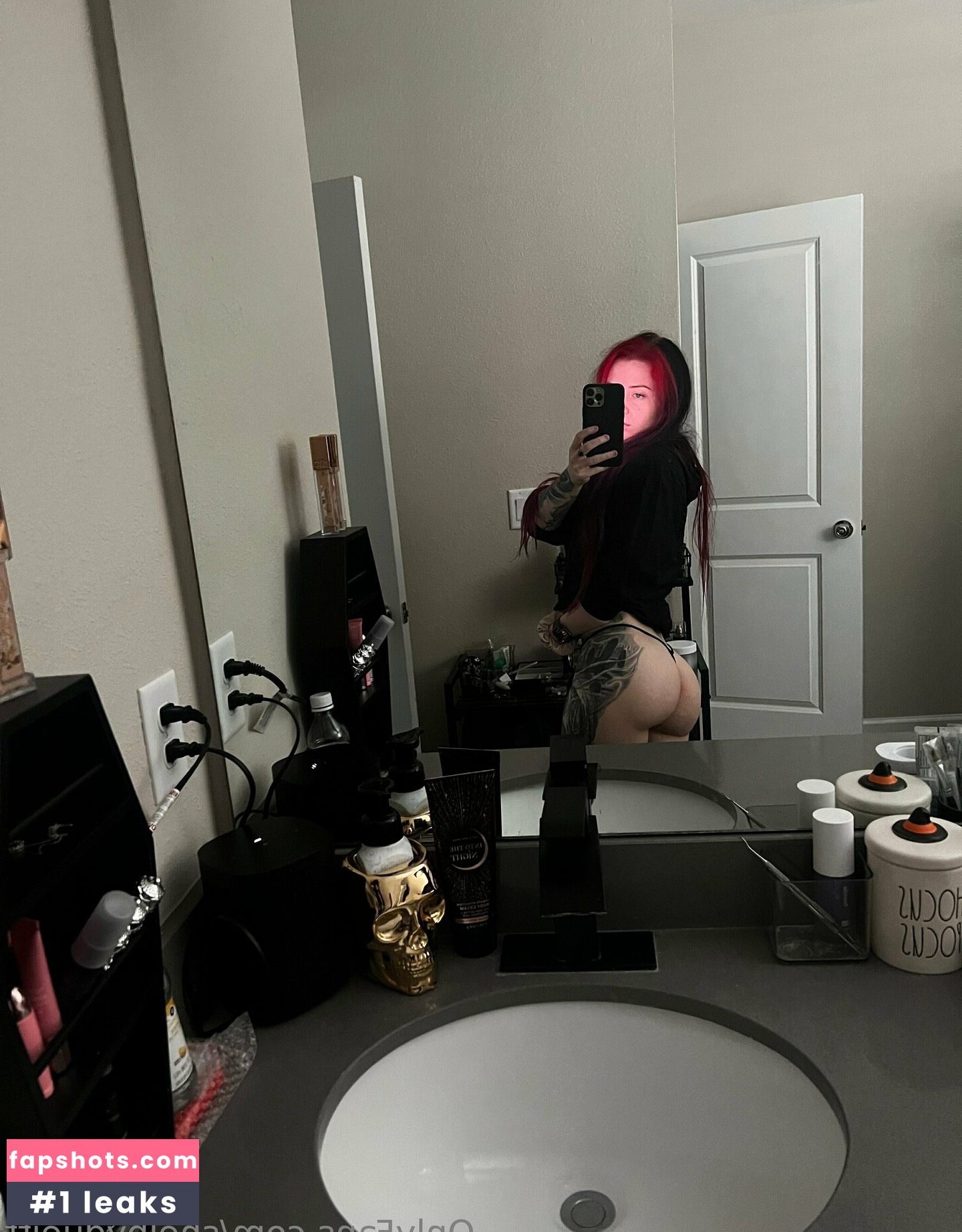 Shelby Dueitt gallery photo #2