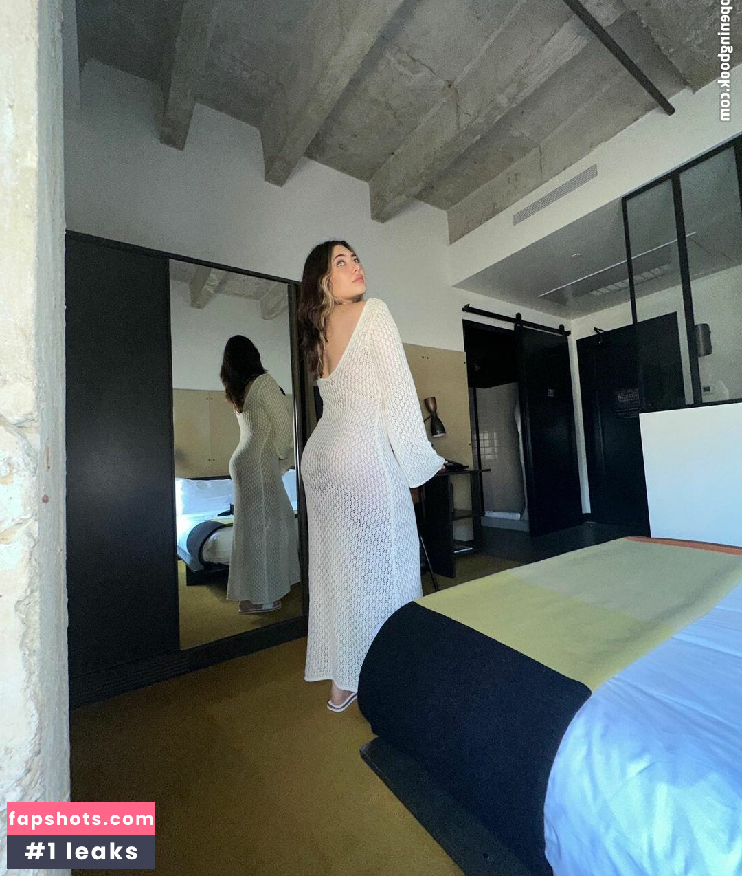 Shelby Young gallery photo #5