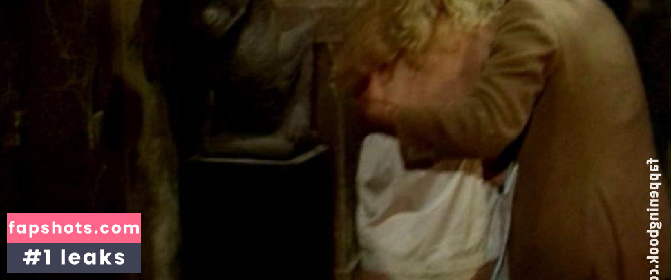 Shelley Smith gallery photo #2