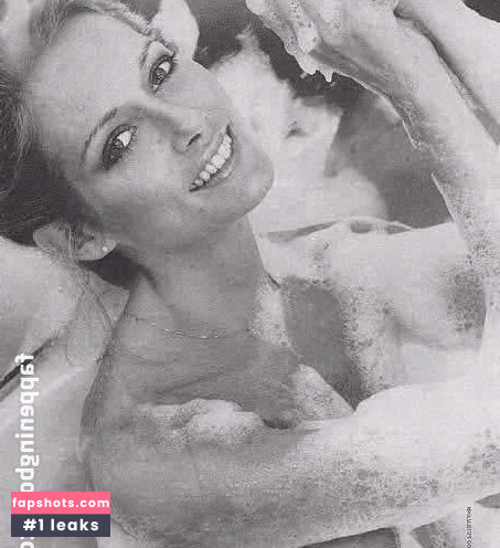 Shelley Smith gallery photo #12