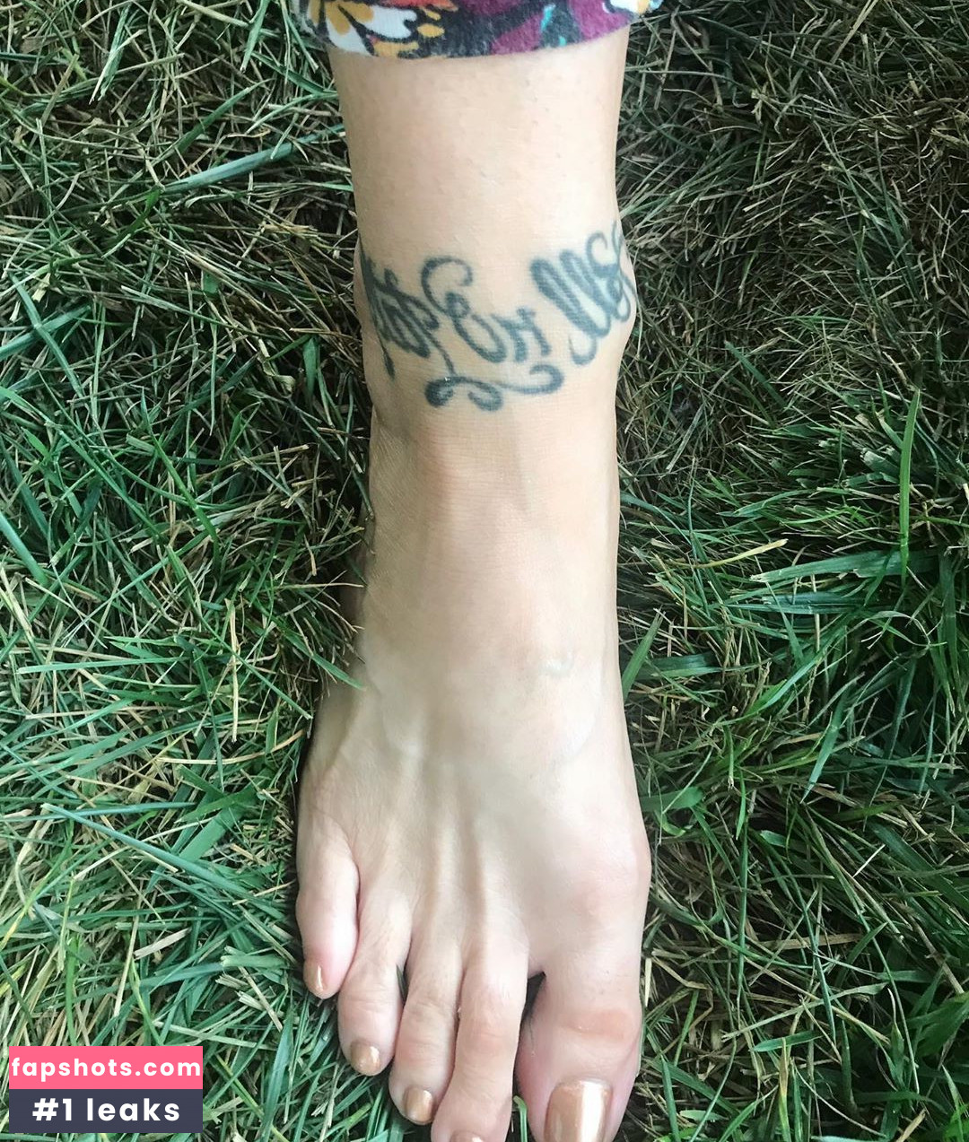 Shelly Martinez nude babe gallery