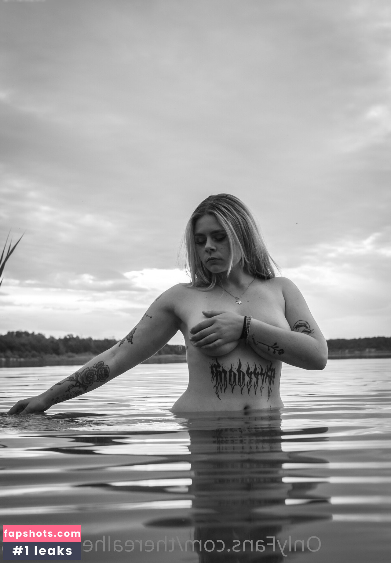 Shelly gallery photo #17