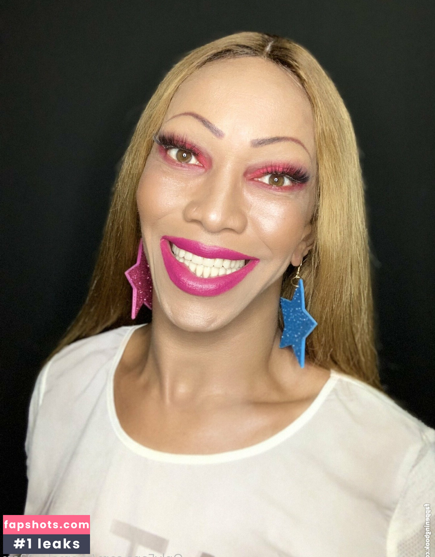 shemale_23cm gallery photo #13