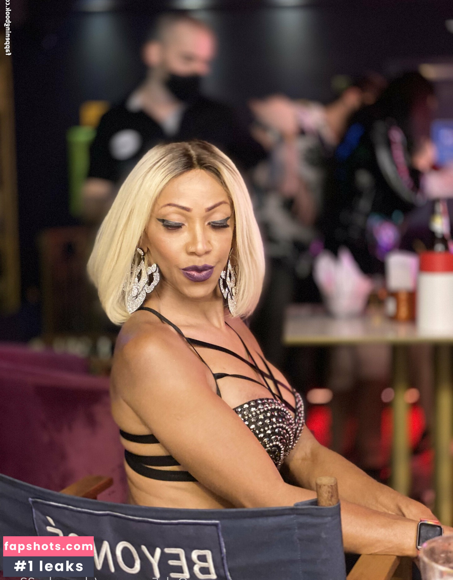 shemale_23cm gallery photo #4