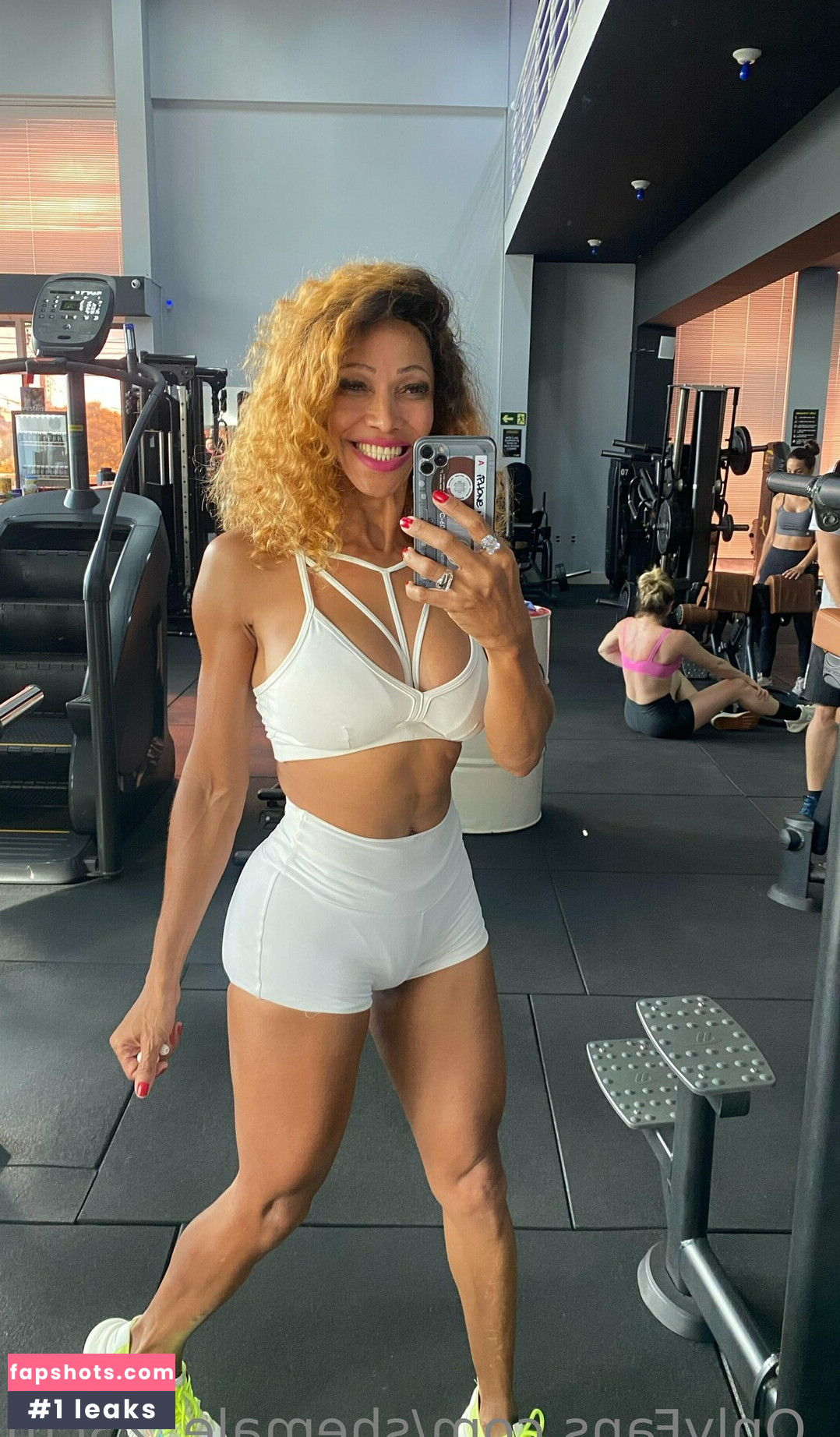 shemale_23cm gallery photo #10