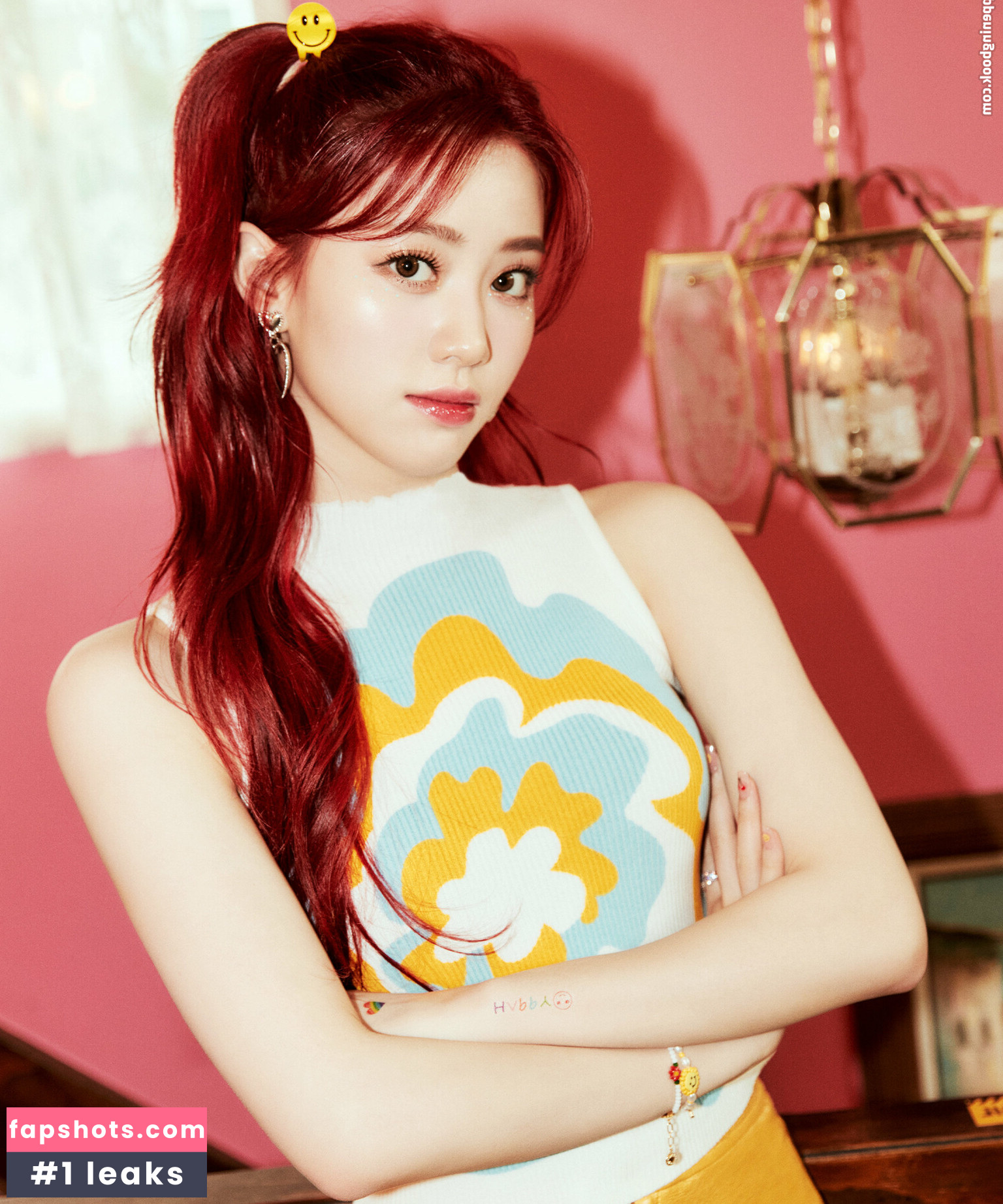 Shen Xiaoting gallery photo #14