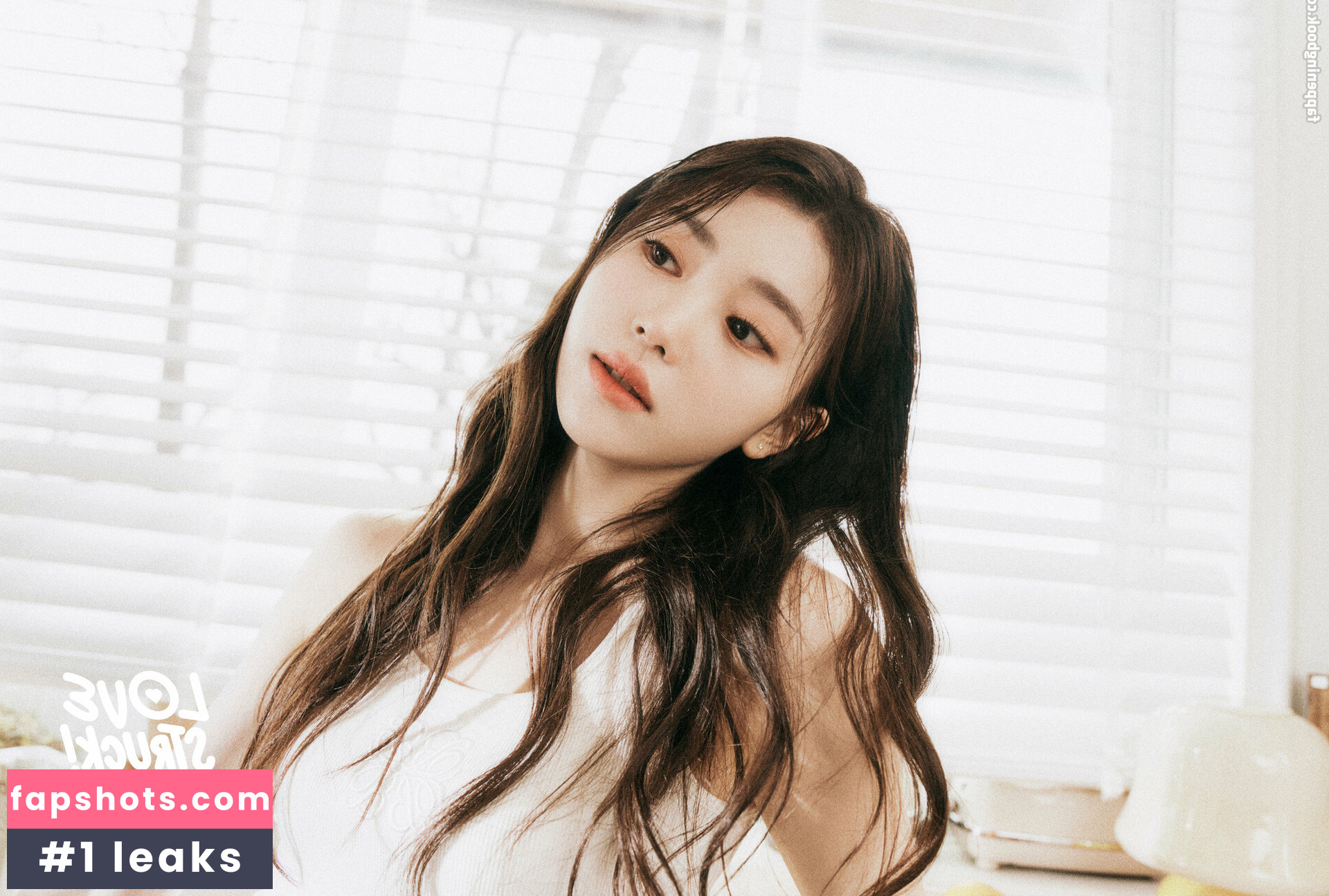 Shen Xiaoting gallery photo #8