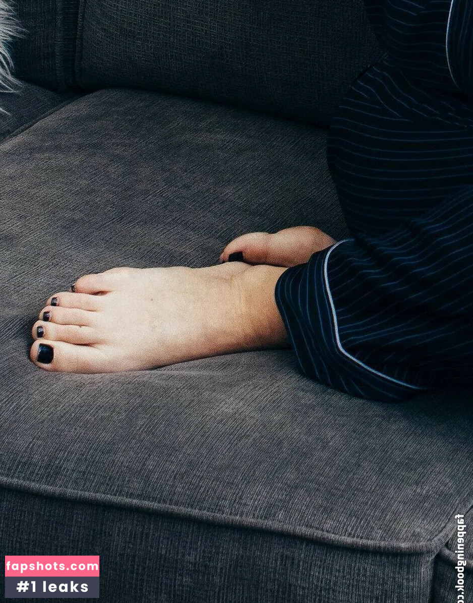 Shenae Grimes gallery photo #5