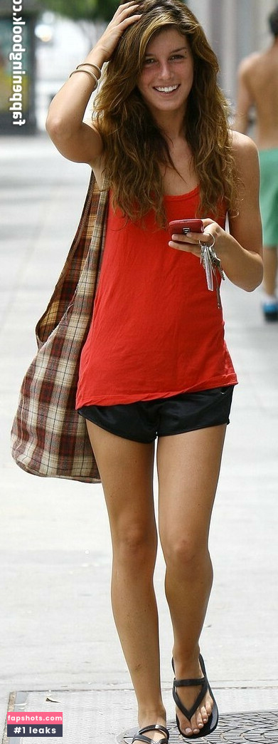 Shenae Grimes gallery photo #9