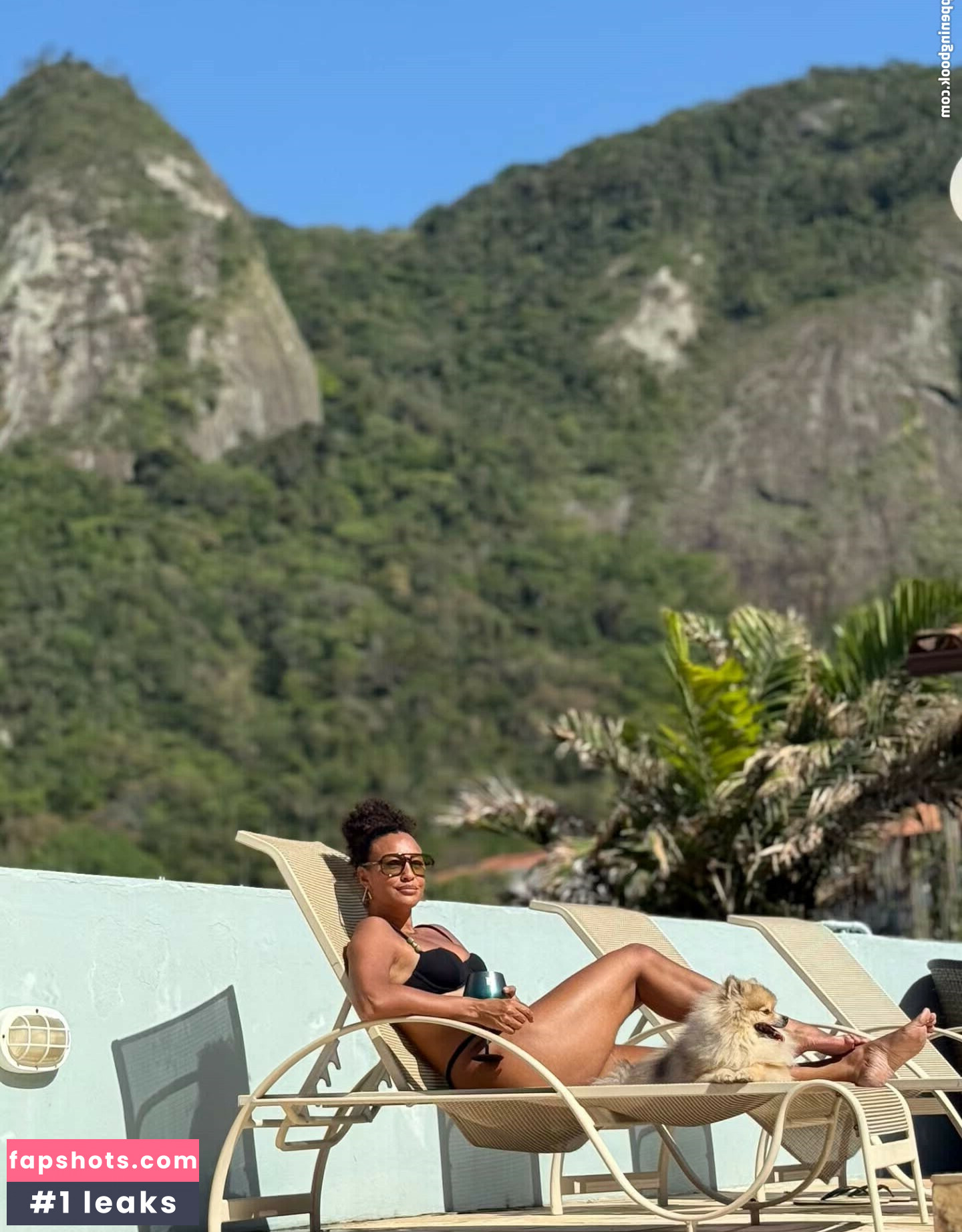 Sheron Menezes gallery photo #23