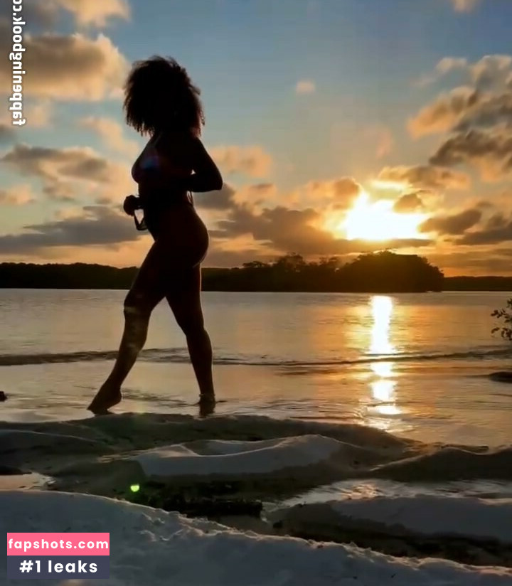 Sheron Menezes gallery photo #32