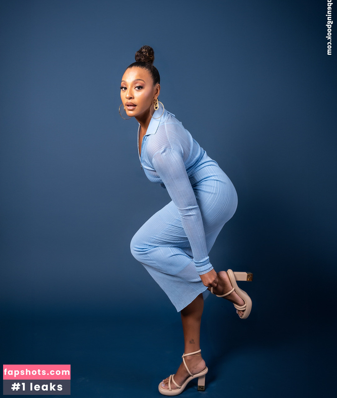 Sheron Menezes gallery photo #36