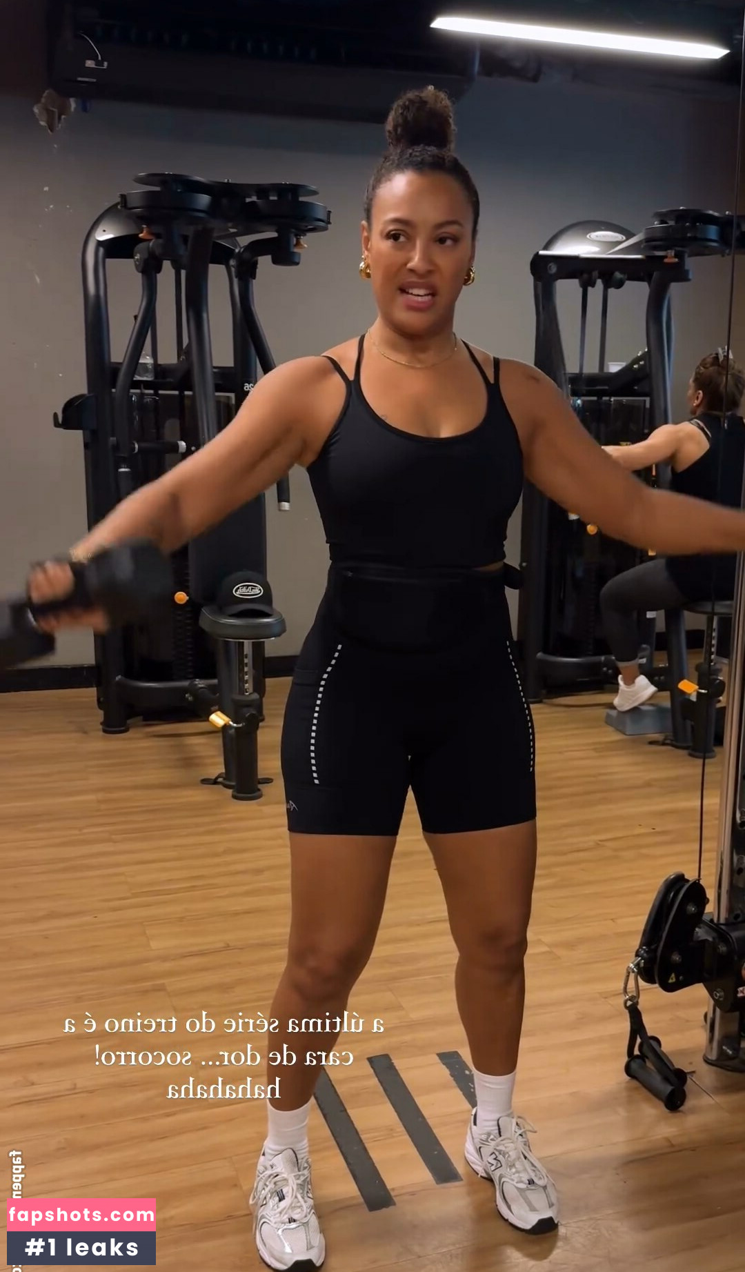 Sheron Menezes gallery photo #53