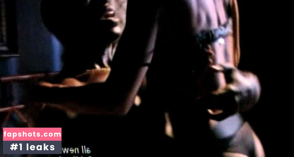 Sherri Saum gallery photo #34