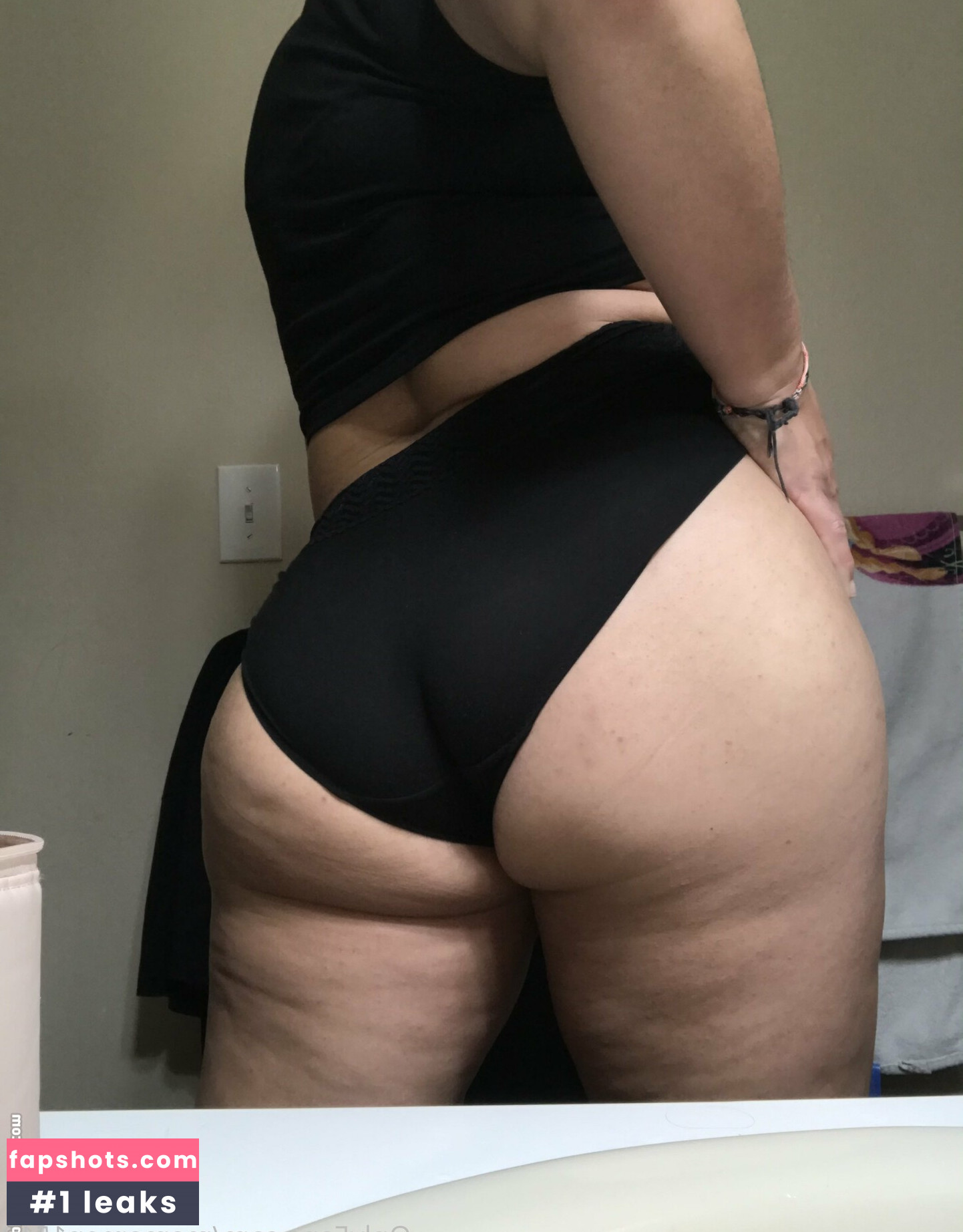 shesabigone gallery photo #3