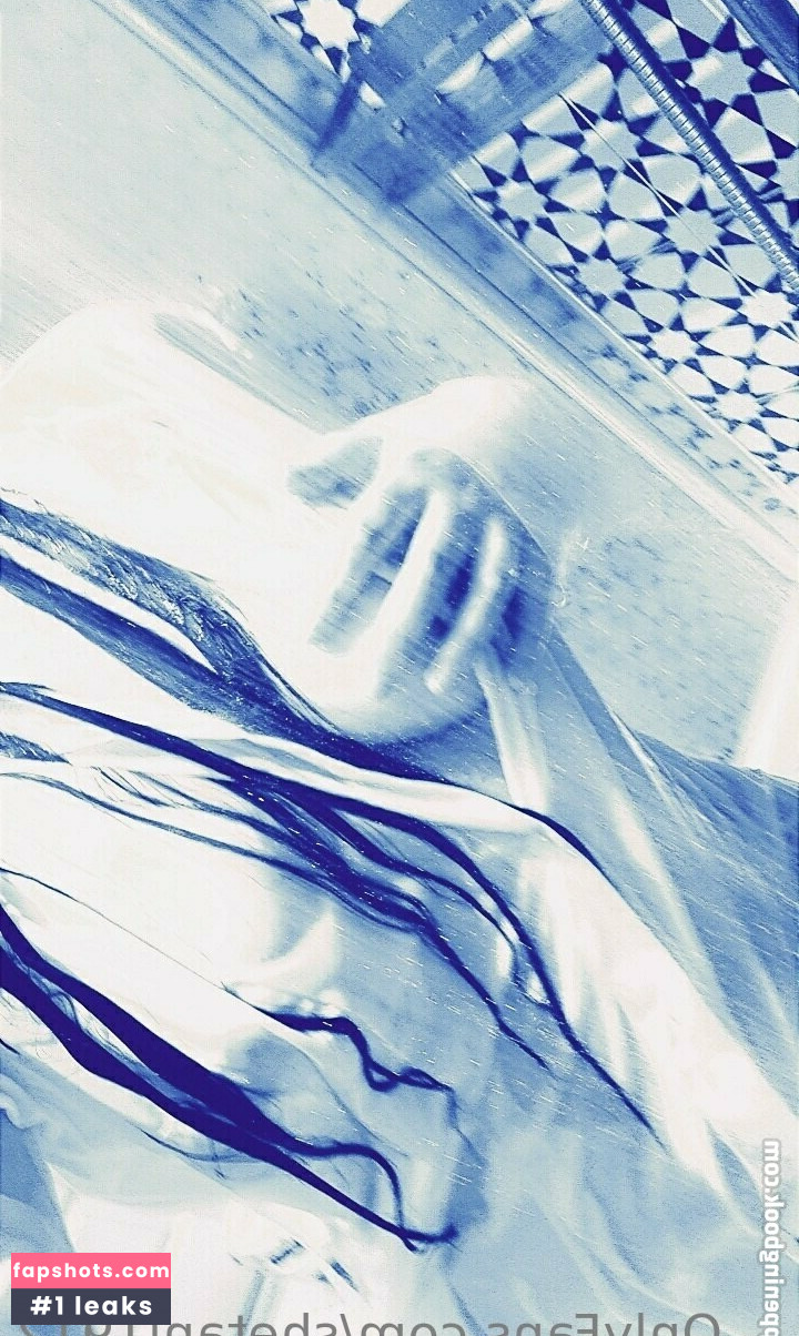 shetani1912 nude babe gallery