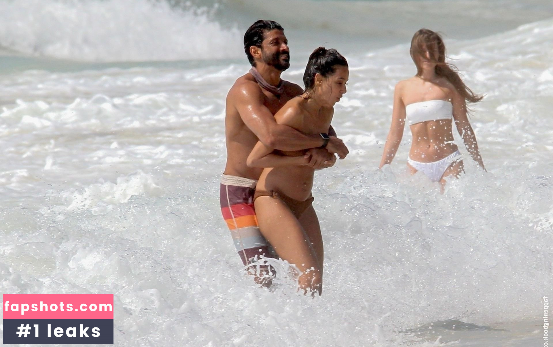 Shibani Dandekar nude babe gallery