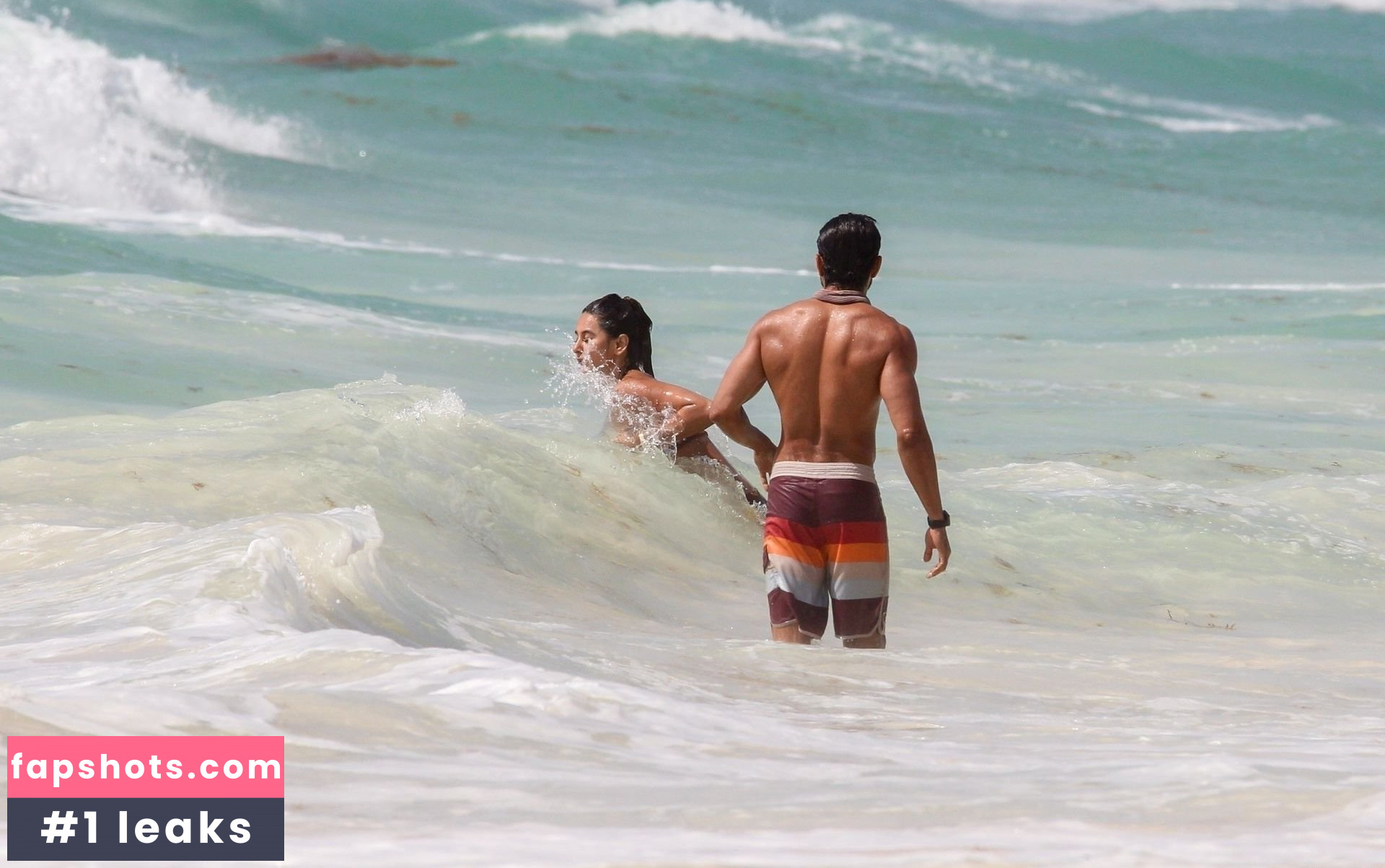 Shibani Dandekar gallery photo #8