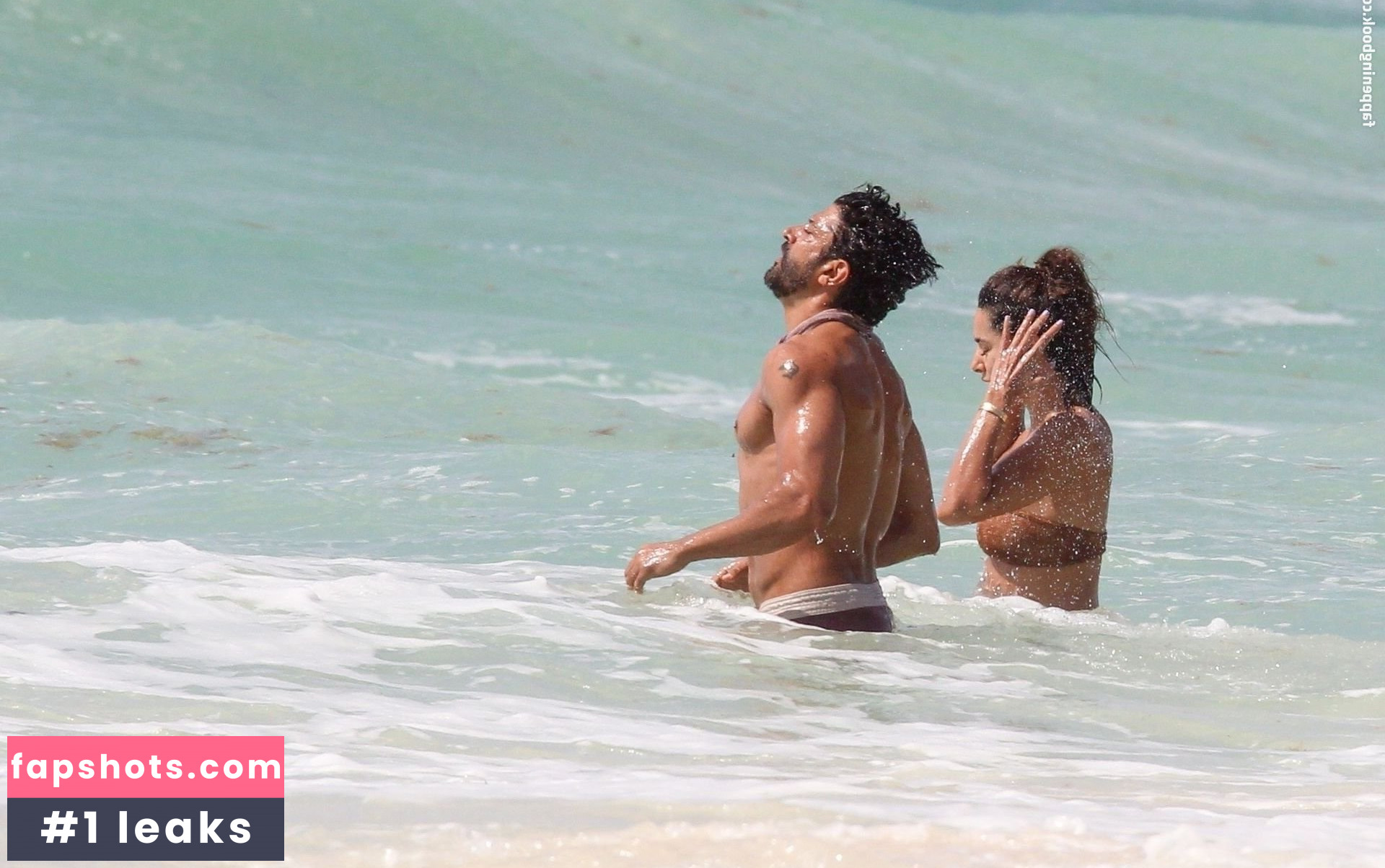 Shibani Dandekar gallery photo #9