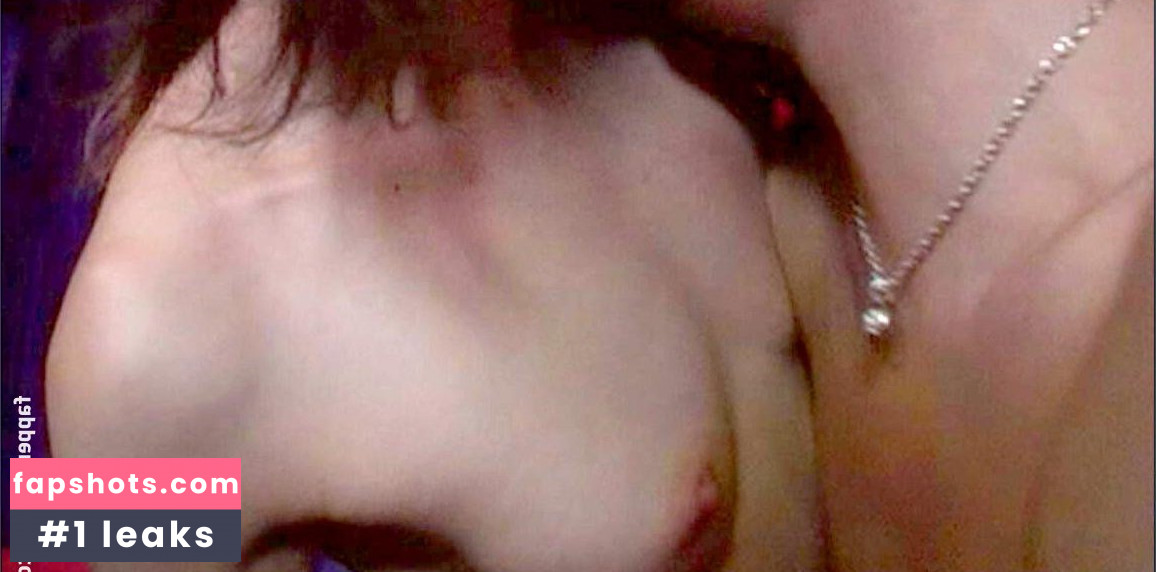 Shinobu Terajima gallery photo #11