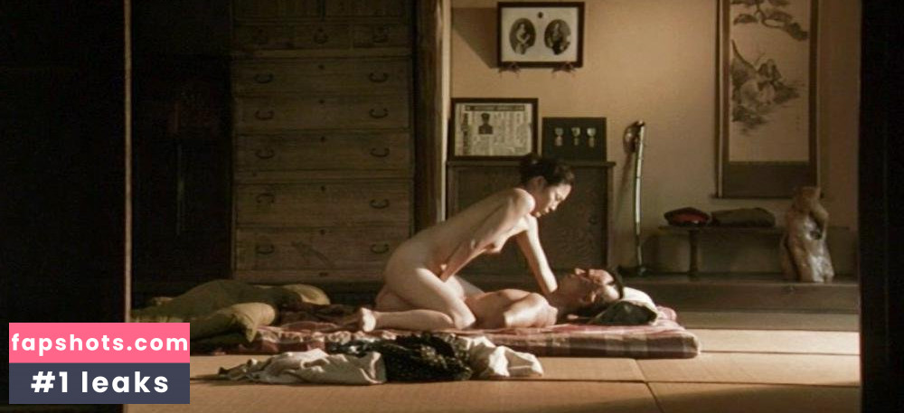 Shinobu Terajima gallery photo #23