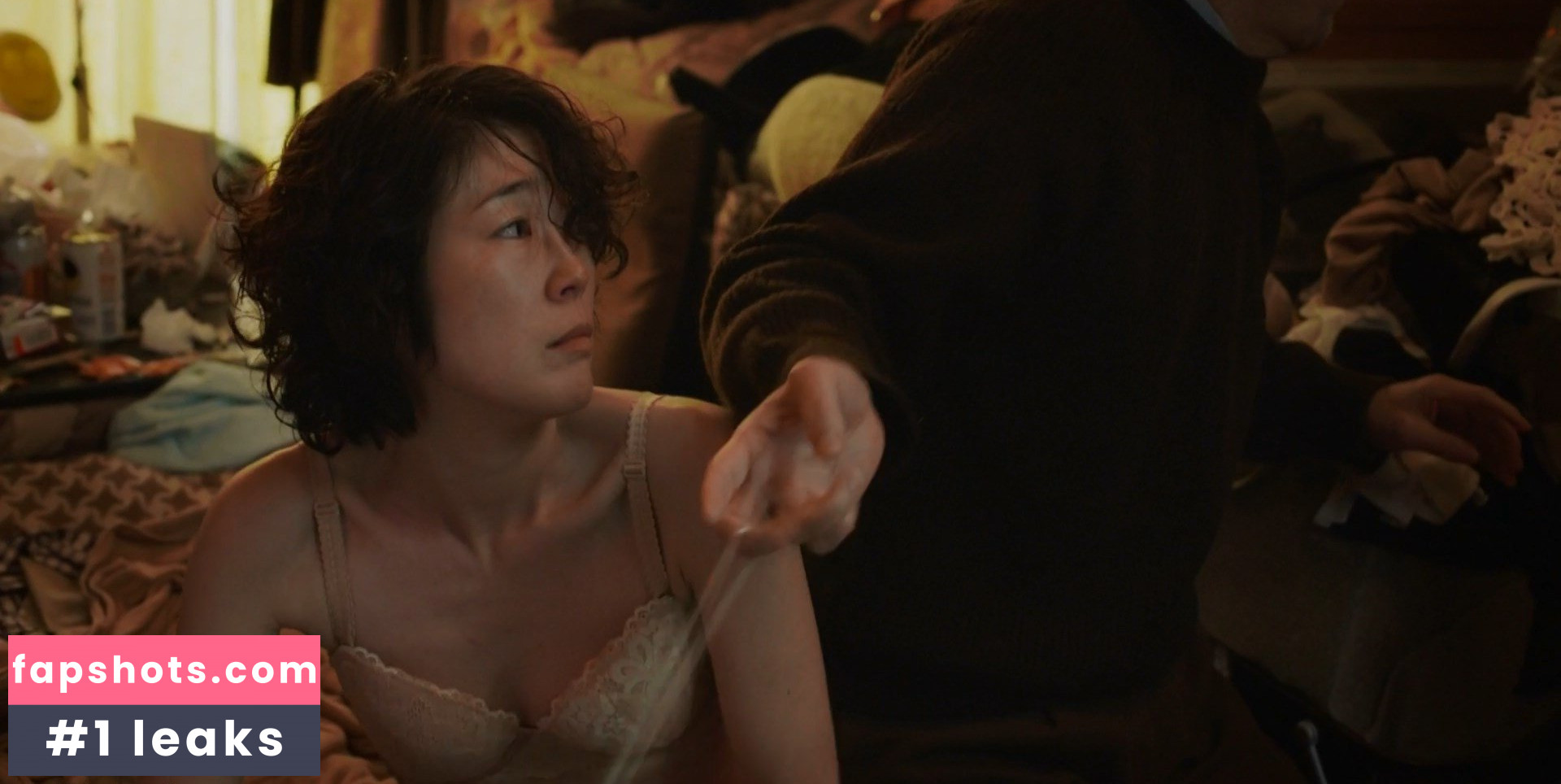 Shinobu Terajima gallery photo #4