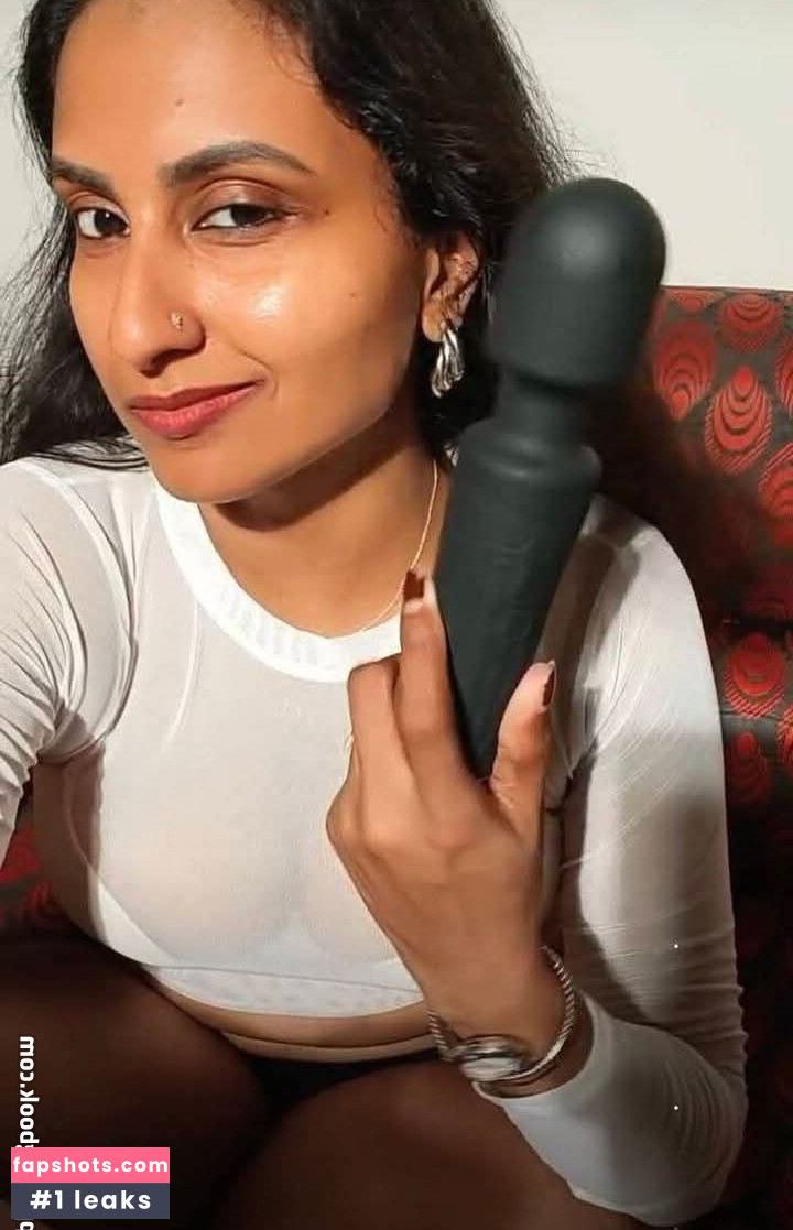 Shinu Syamalan gallery photo #3