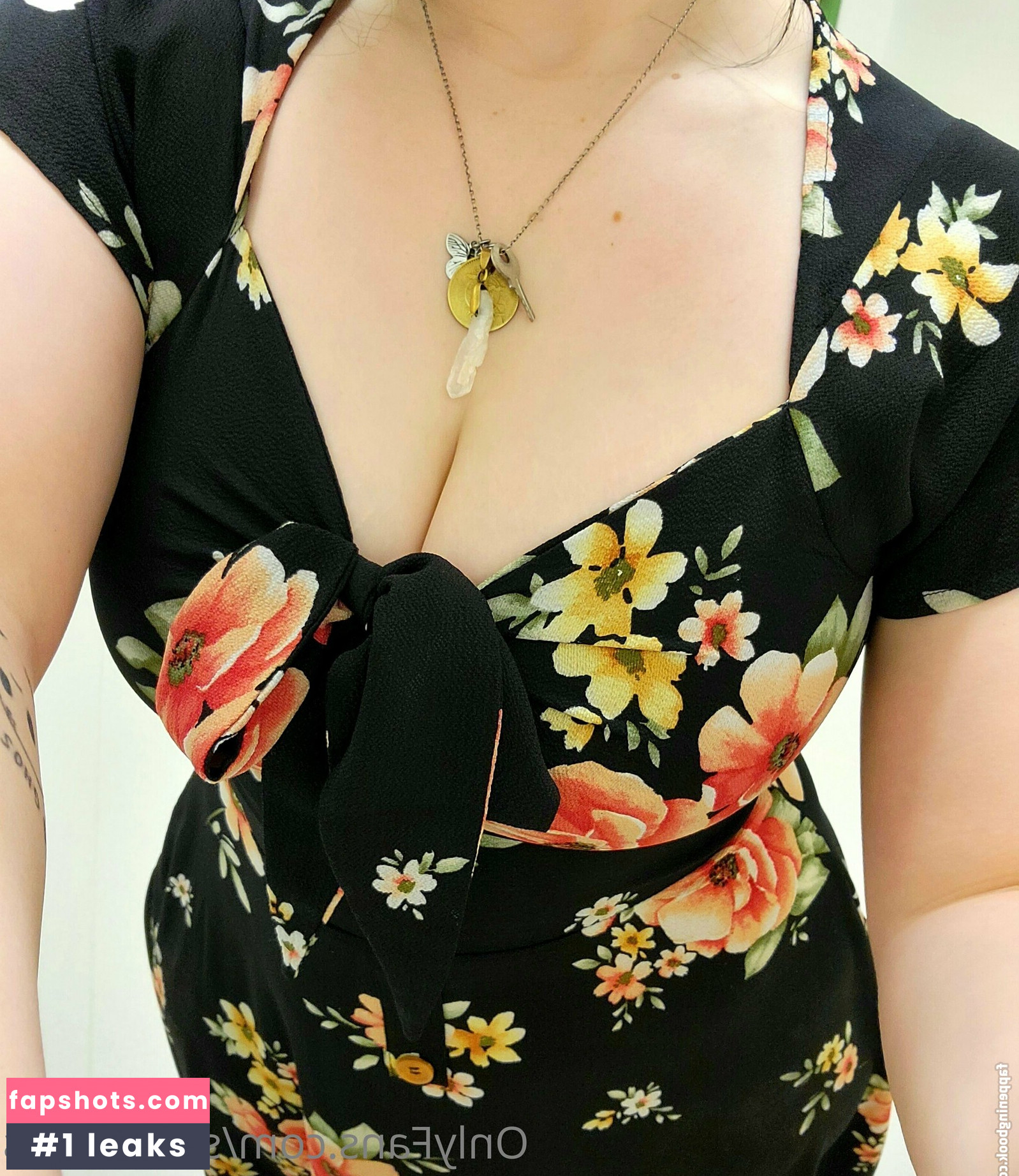 shinysayss nude babe gallery