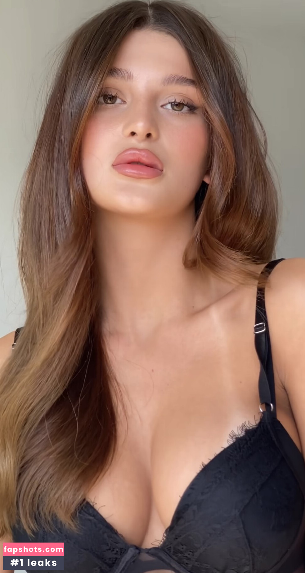 Shira Adar gallery photo #66