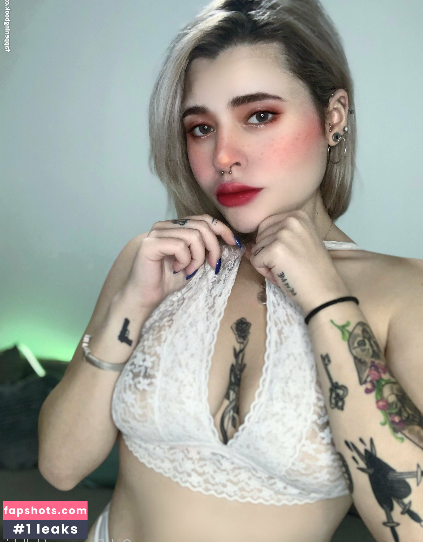 Shira Sasson gallery photo #7