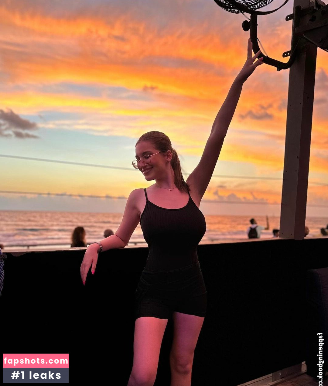 Shira Shabat gallery photo #7