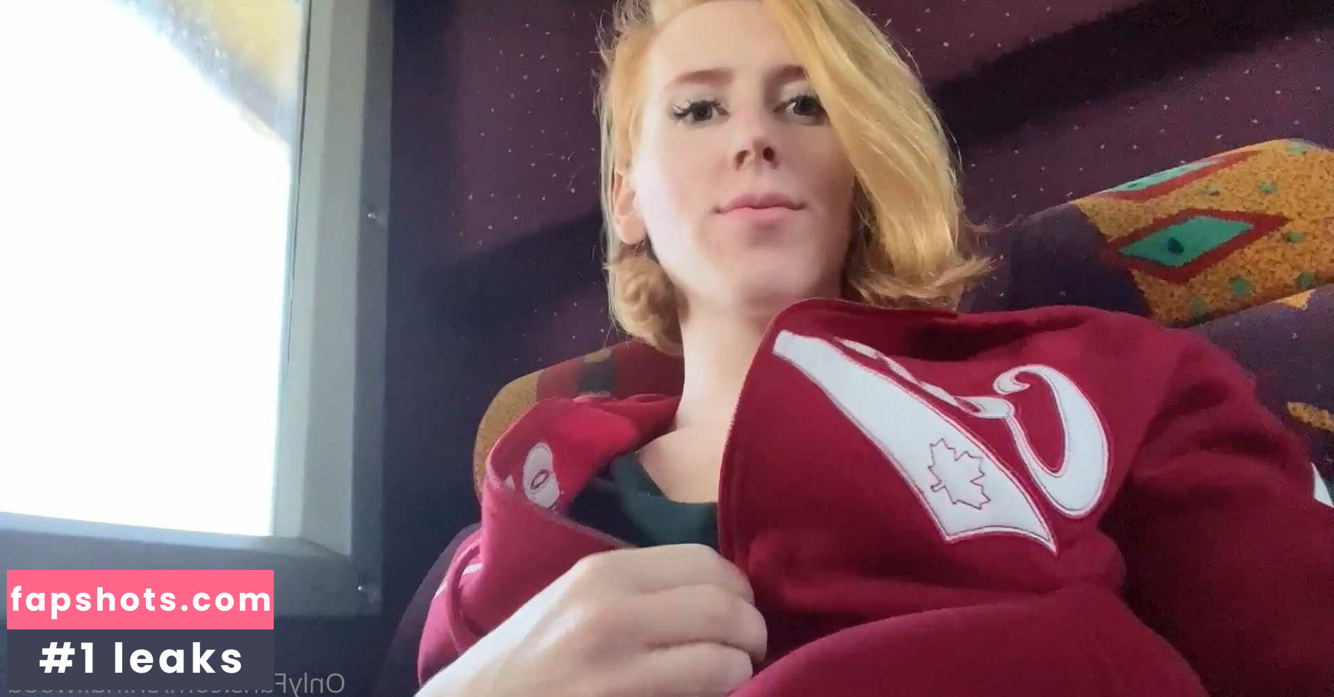 Shiri Allwood gallery photo #58