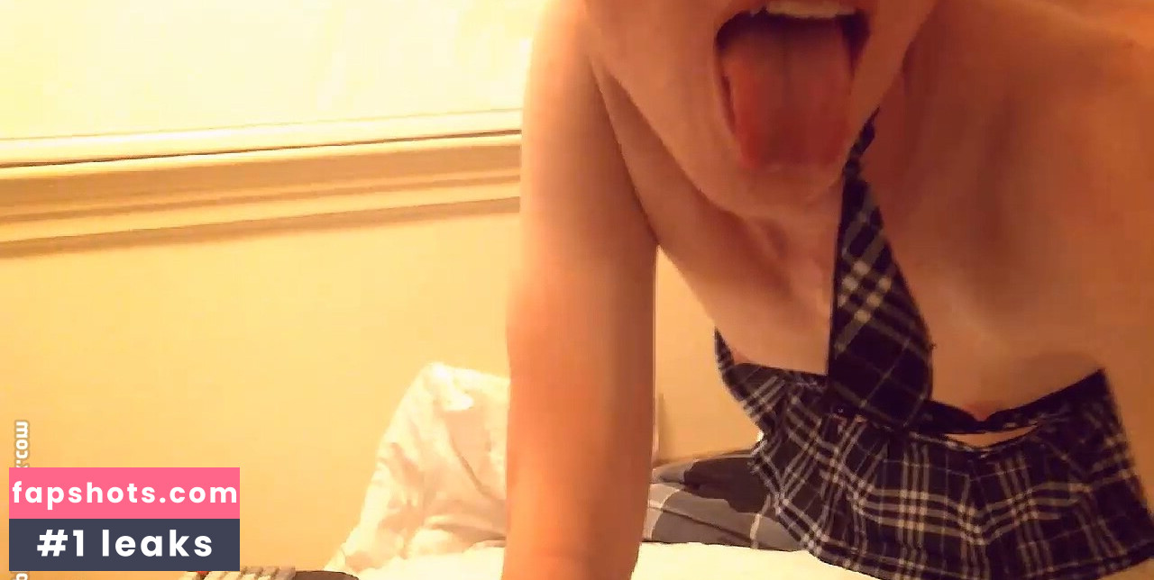 Shiri Allwood gallery photo #98