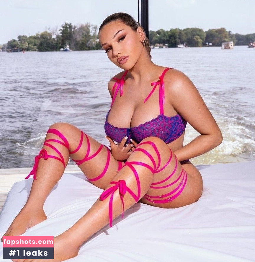 Shirin David gallery photo #5