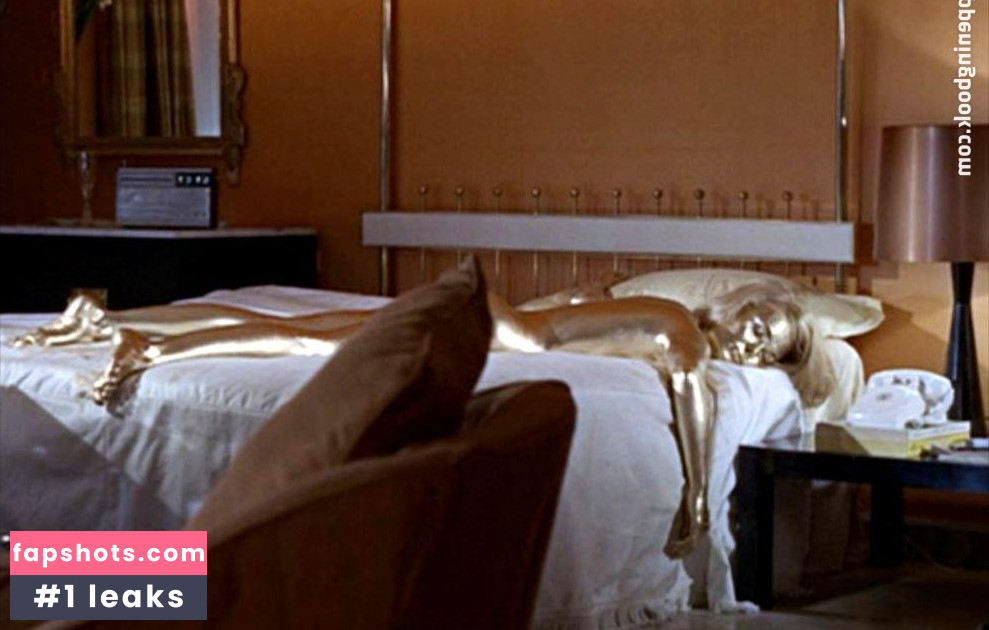 Shirley Eaton nude babe gallery