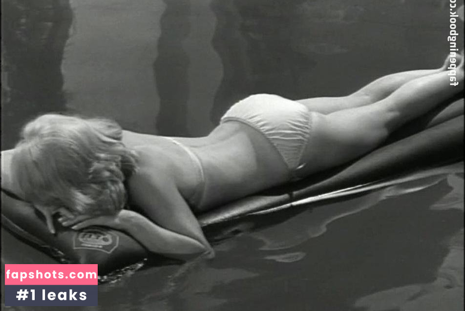 Shirley Eaton Nahé úniky fotek pouze od fanoušků #10 - Fapshots