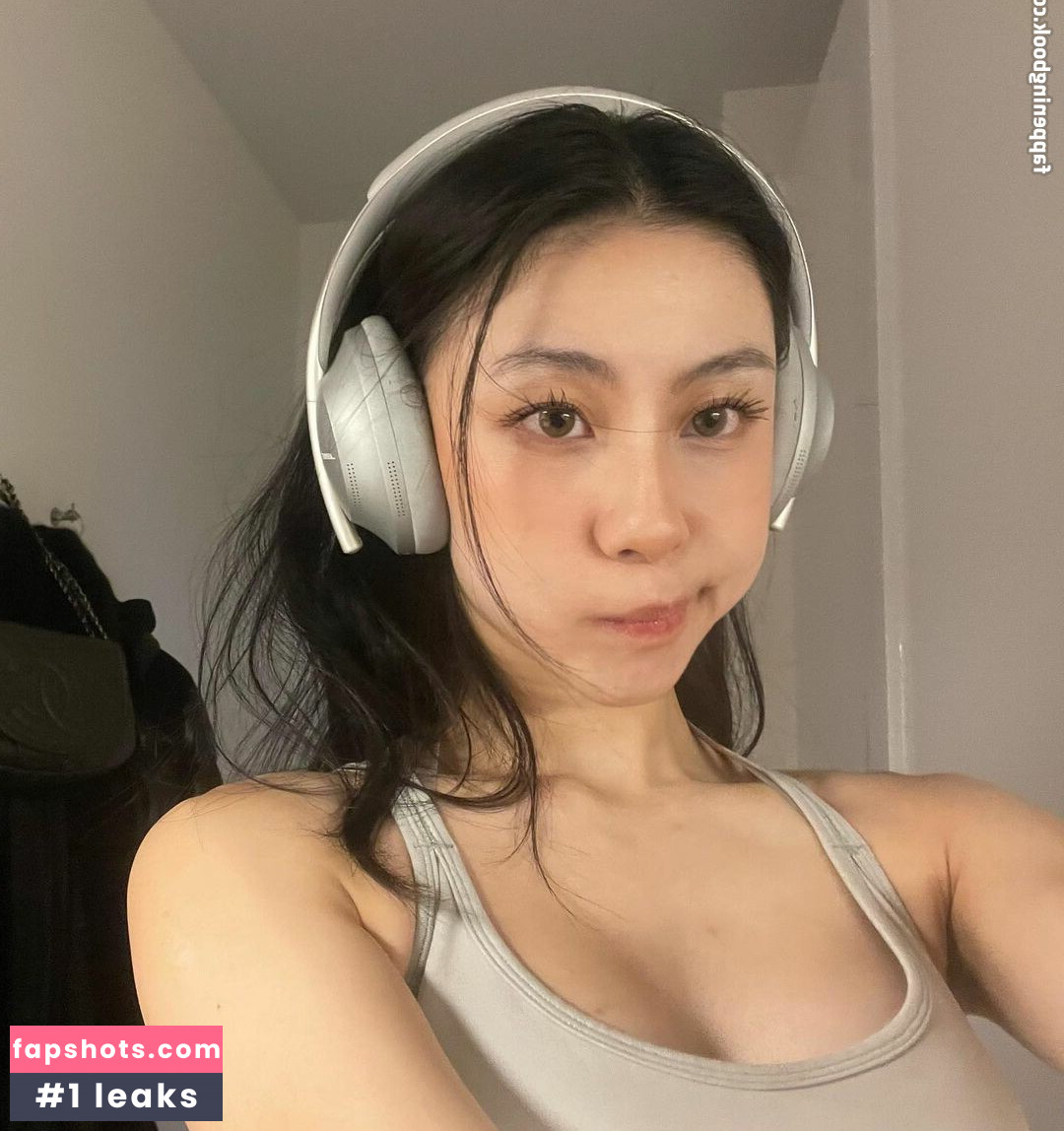 Shirliz Leee nude babe gallery