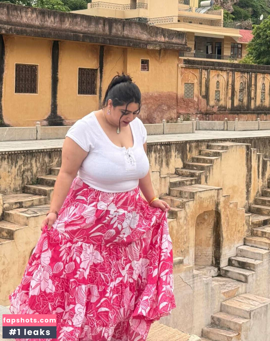 Shiwane Pandita nude babe gallery