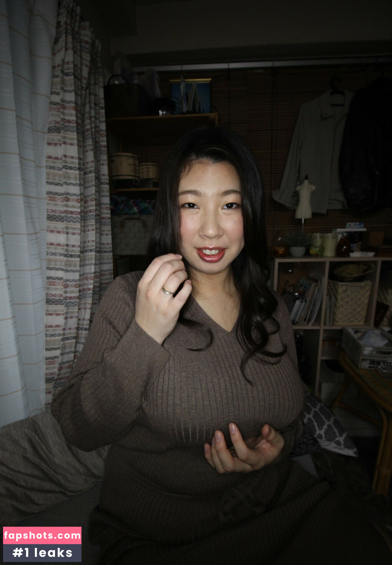 Shizuka Omori gallery photo #3