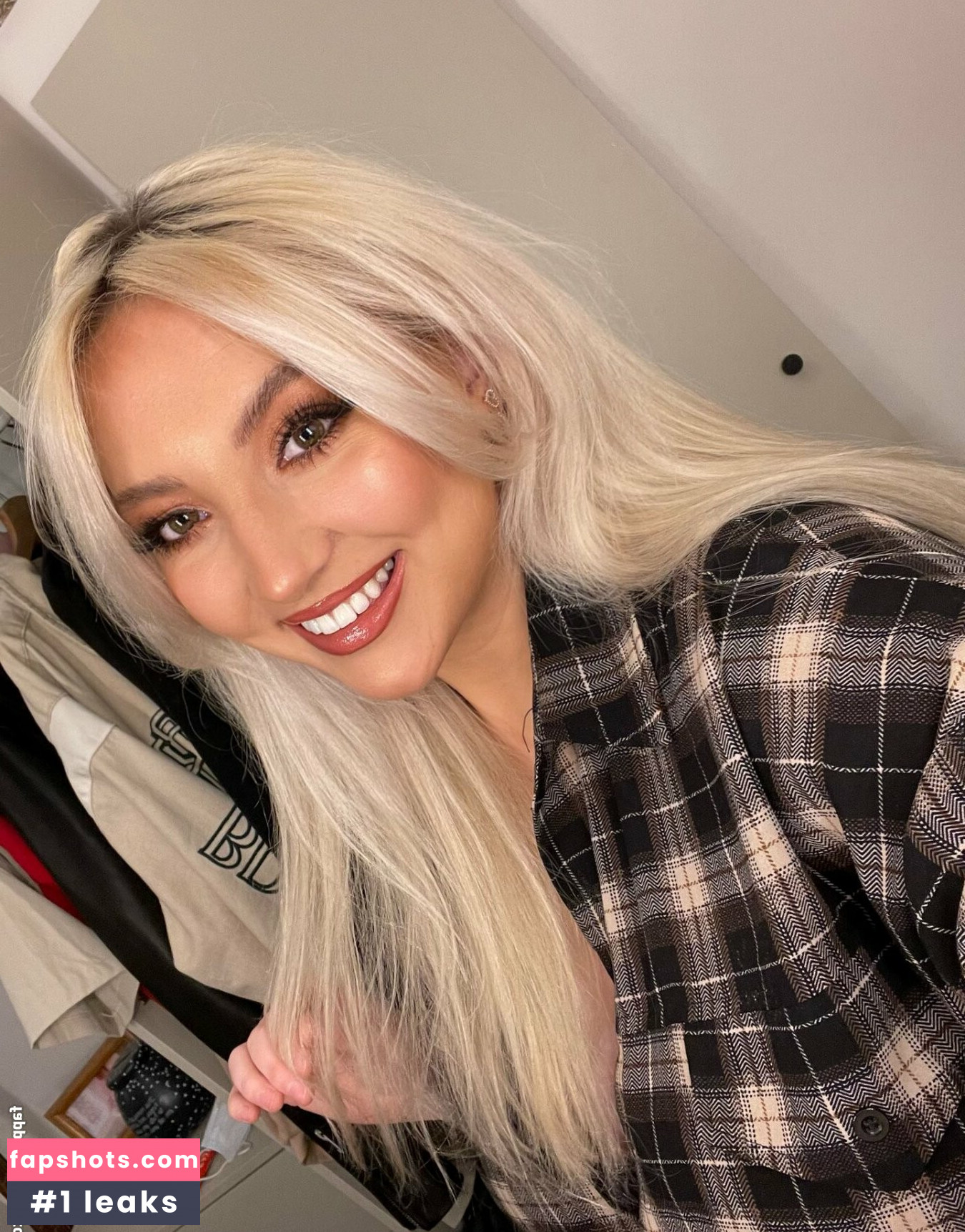 Shona Colson gallery photo #12